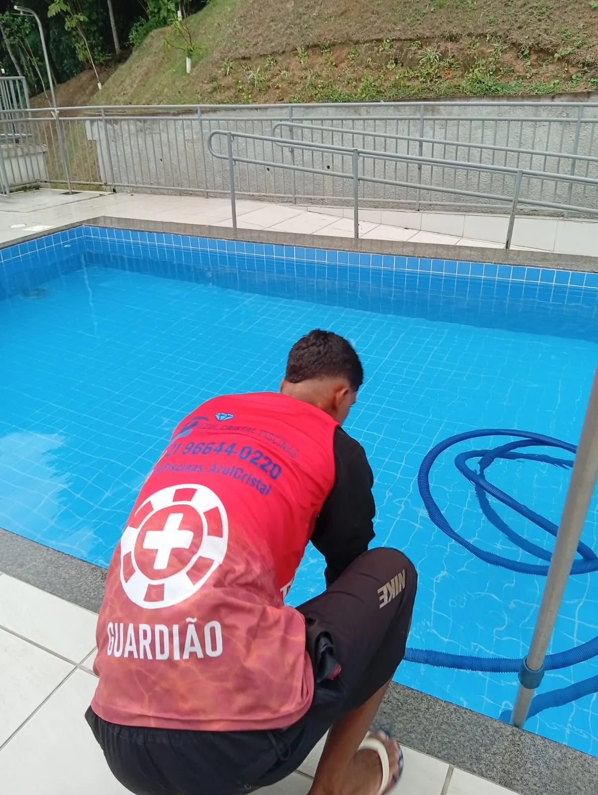 Área de piscina monitorada